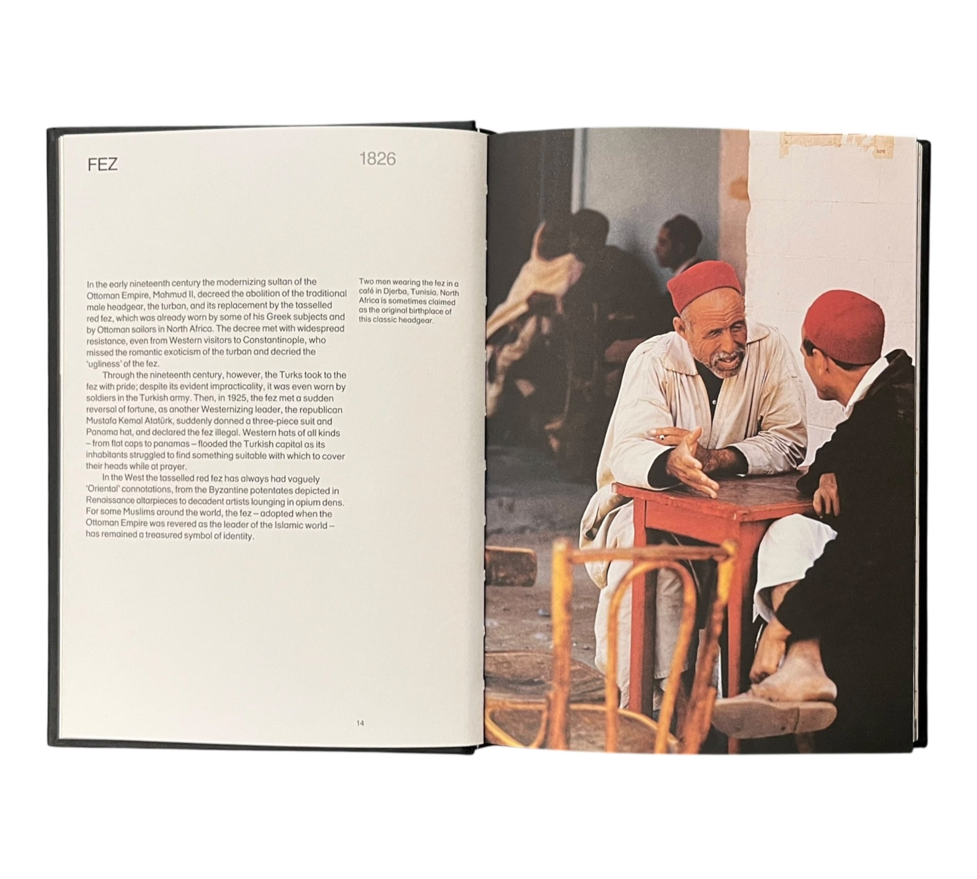 Fifty Hats That Changed the World (Design Museum) (Non-mint)