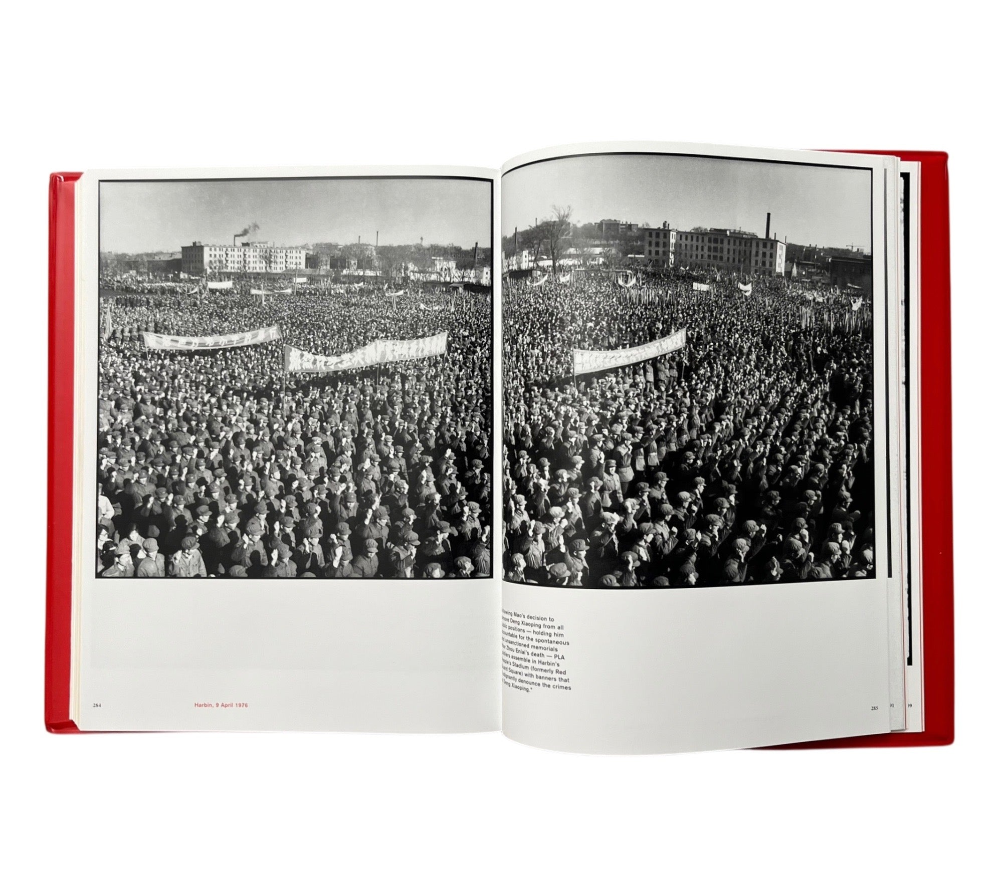 Red-Color News Soldier: A Chinese Photographer's Odyssey Through the Cultural Revolution