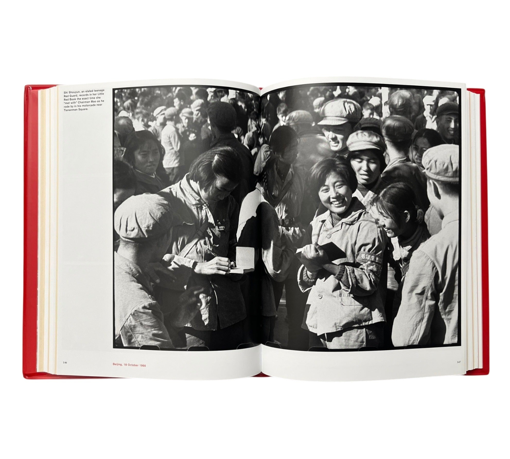 Red-Color News Soldier: A Chinese Photographer's Odyssey Through the Cultural Revolution