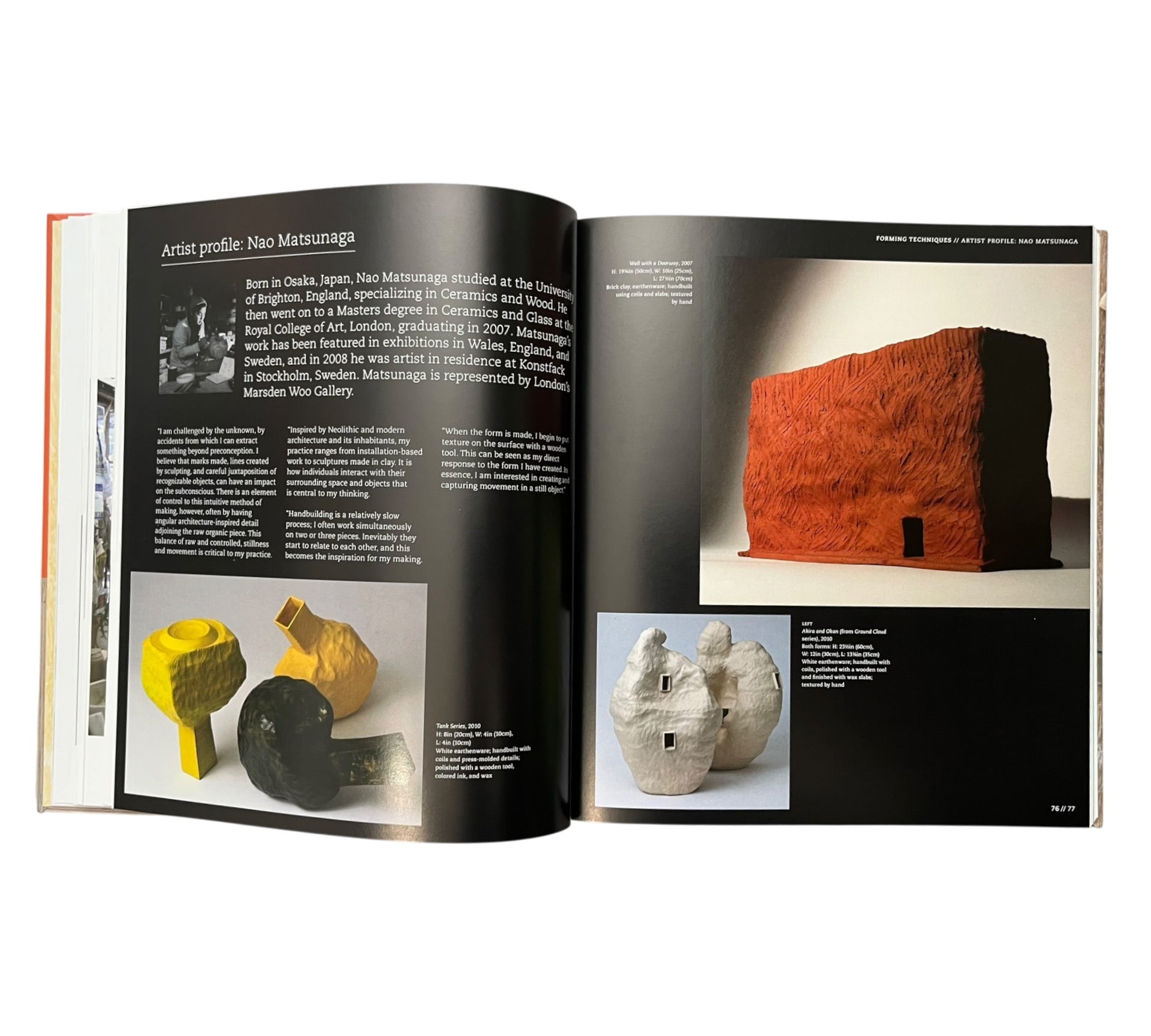 The Ceramics Bible: The Complete Guide to Materials and Techniques
