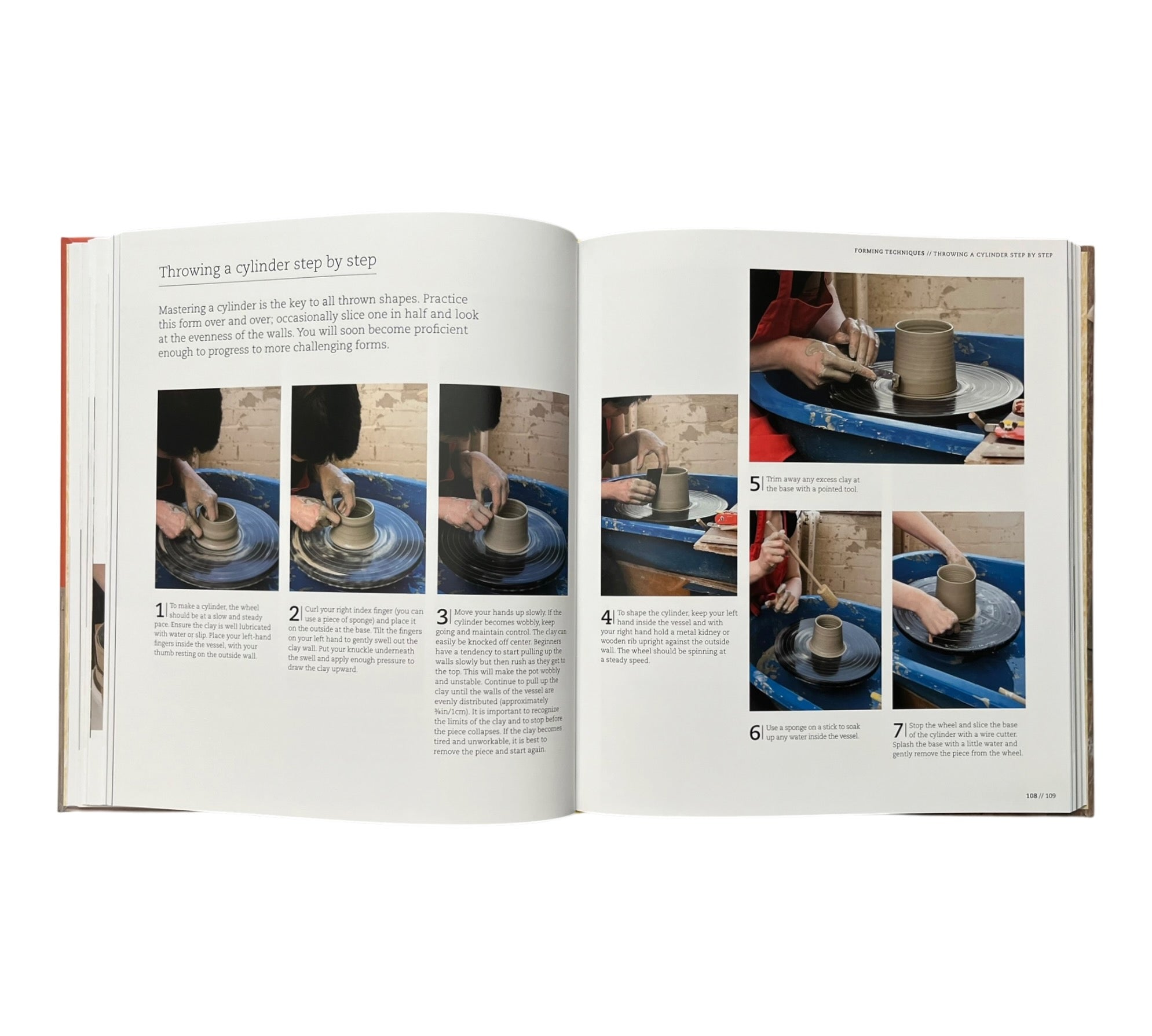 The Ceramics Bible: The Complete Guide to Materials and Techniques