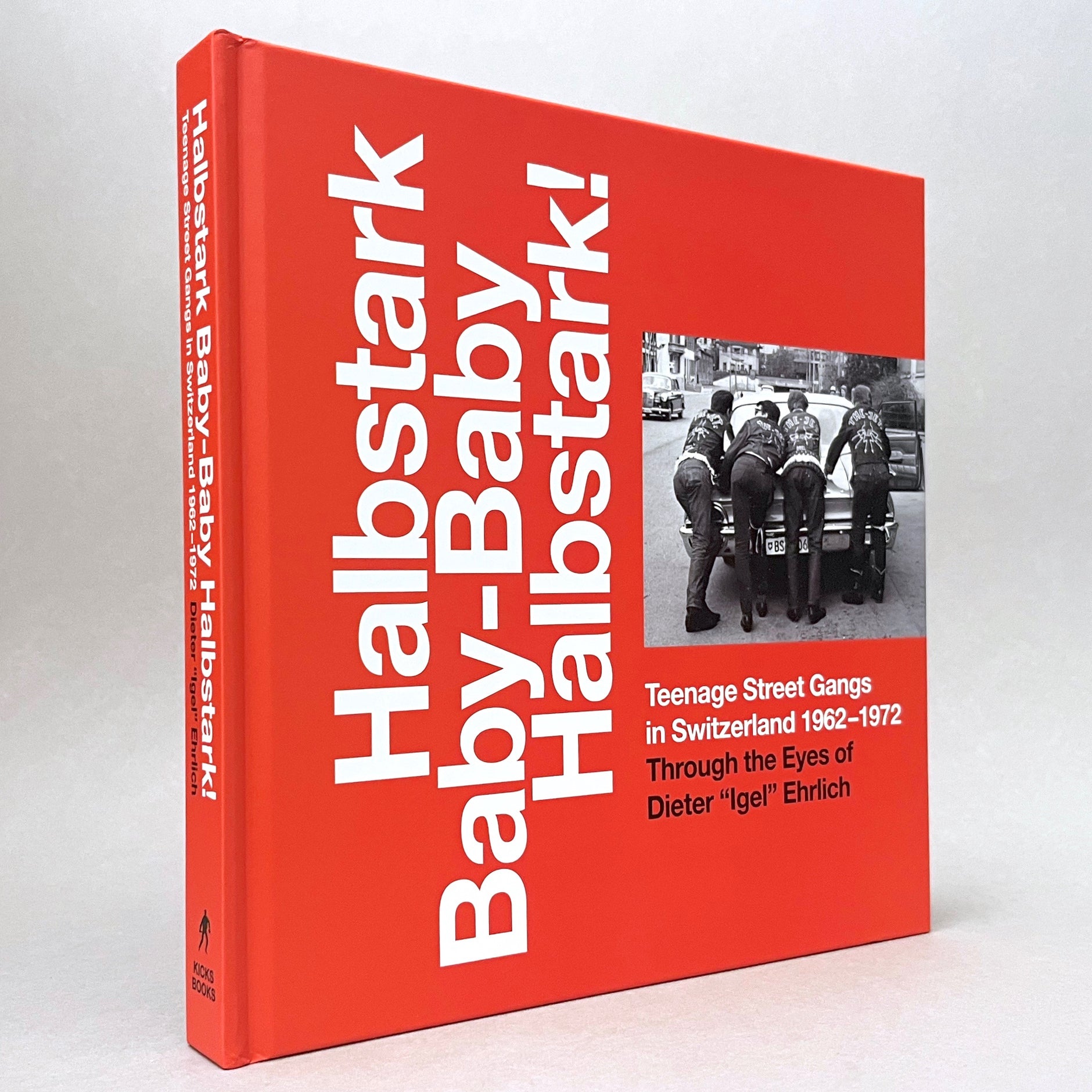 Street Fashion – Books About Art