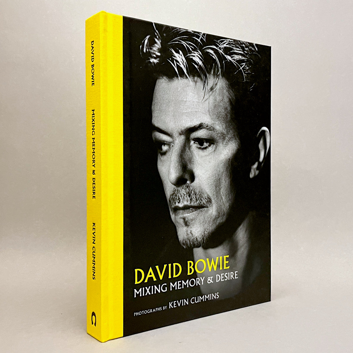 David Bowie: Mixing Memory & Desire - Photographs by Kevin Cummins