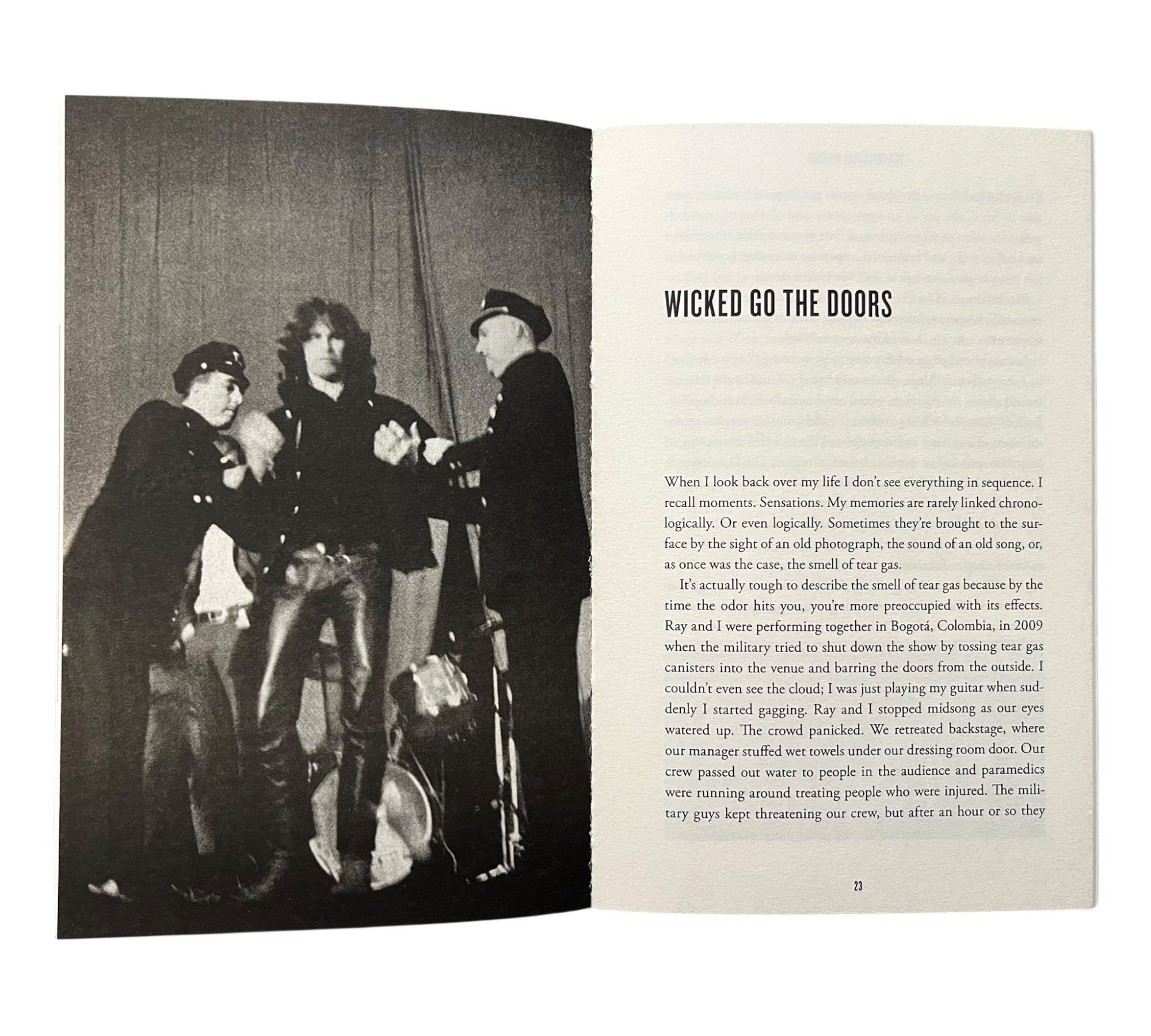 Set the Night on Fire: Living, Dying and Playing Guitar with the Doors