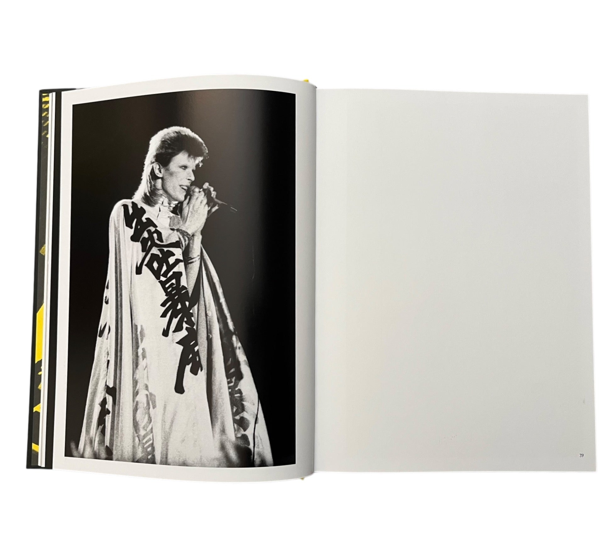 David Bowie: Mixing Memory & Desire - Photographs by Kevin Cummins