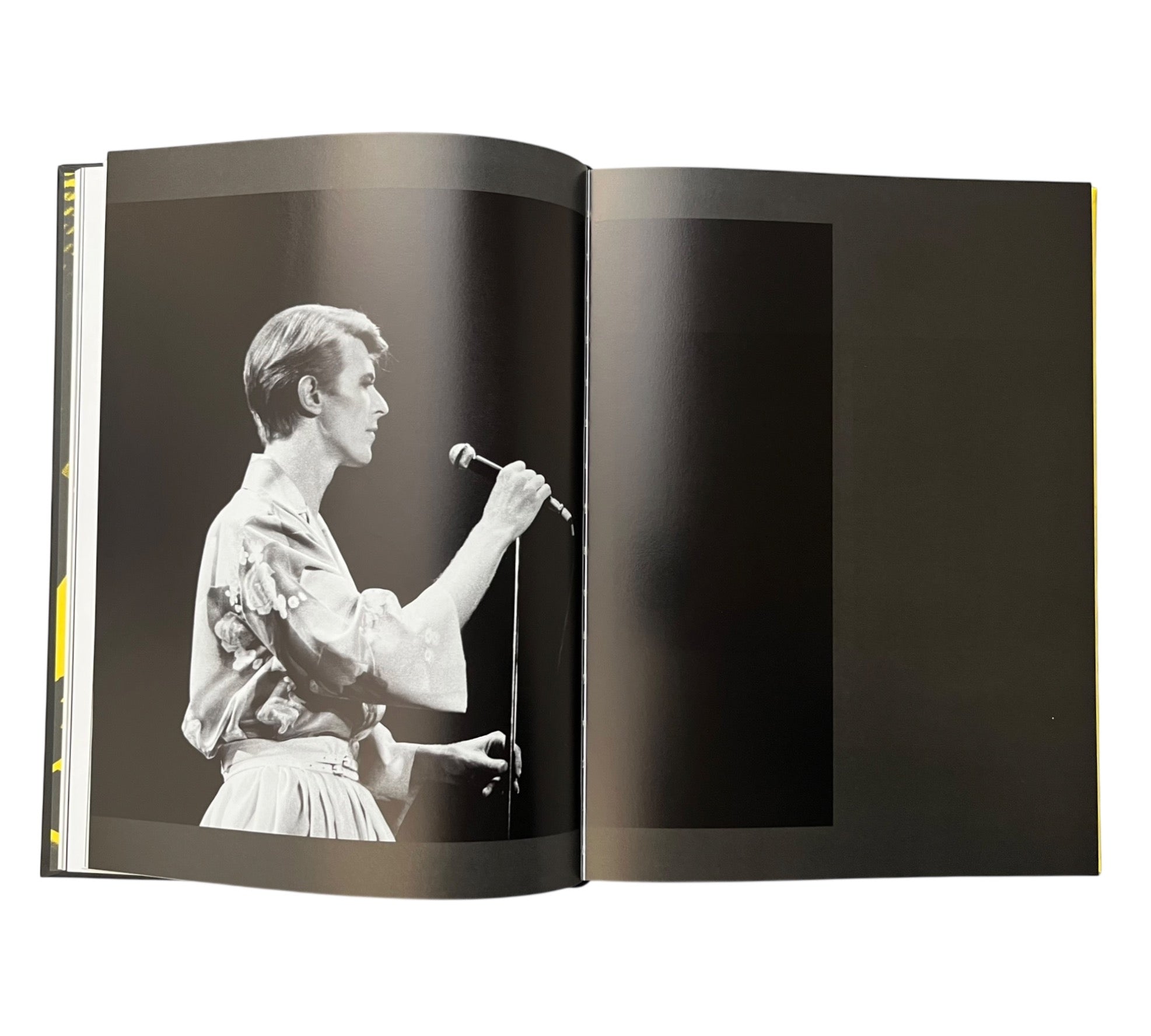 David Bowie: Mixing Memory & Desire - Photographs by Kevin Cummins