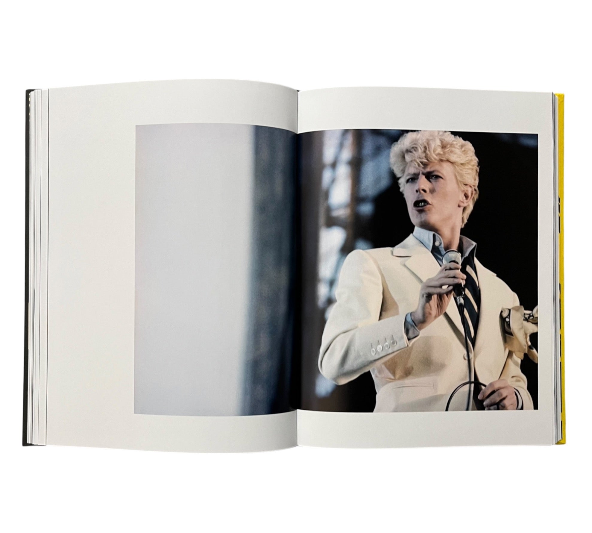 David Bowie: Mixing Memory & Desire - Photographs by Kevin Cummins