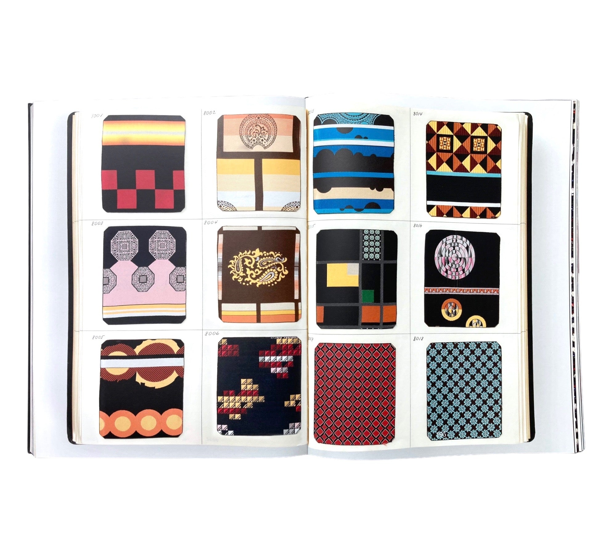 The Tie: A Global History