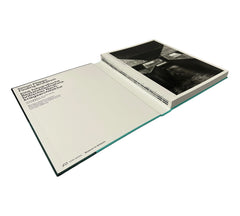 Simon Phipps: Finding Brutalism - A Photographic Survey of Post-War British Architecture (German language edition)