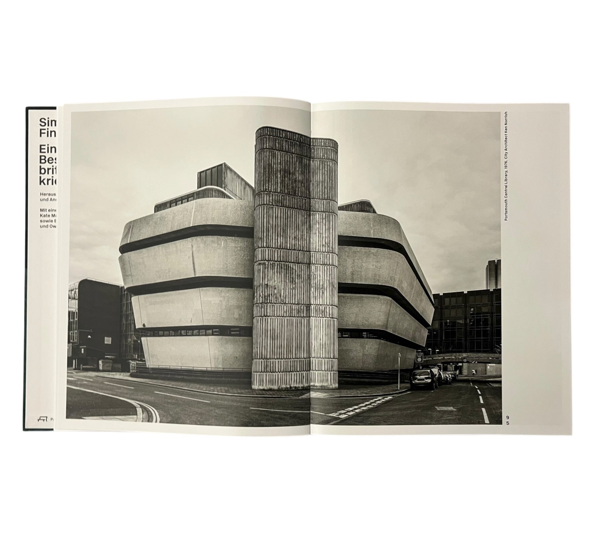 Simon Phipps: Finding Brutalism - A Photographic Survey of Post-War British Architecture (German language edition)