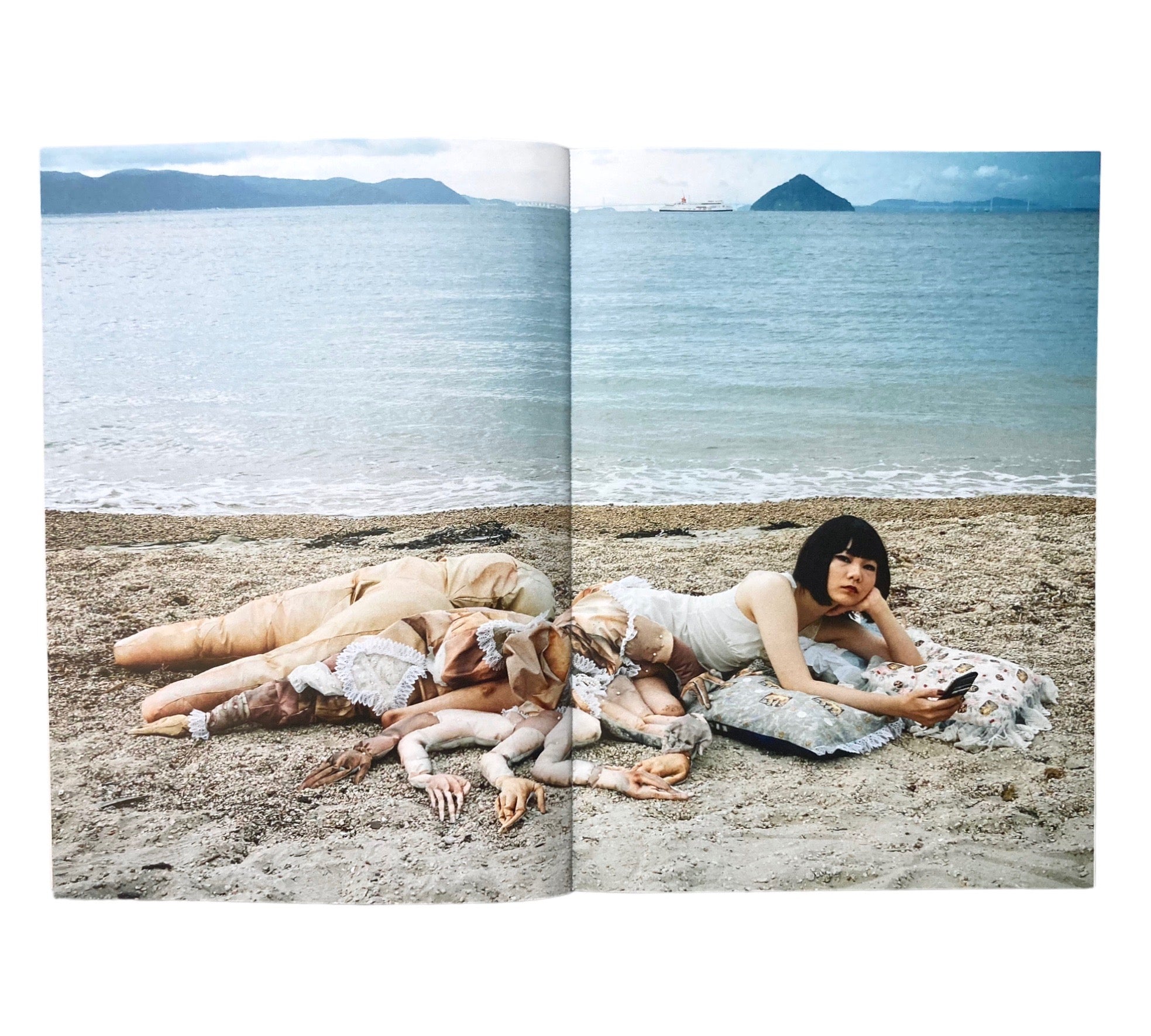 HUMANS (Photographs That Make You Think)