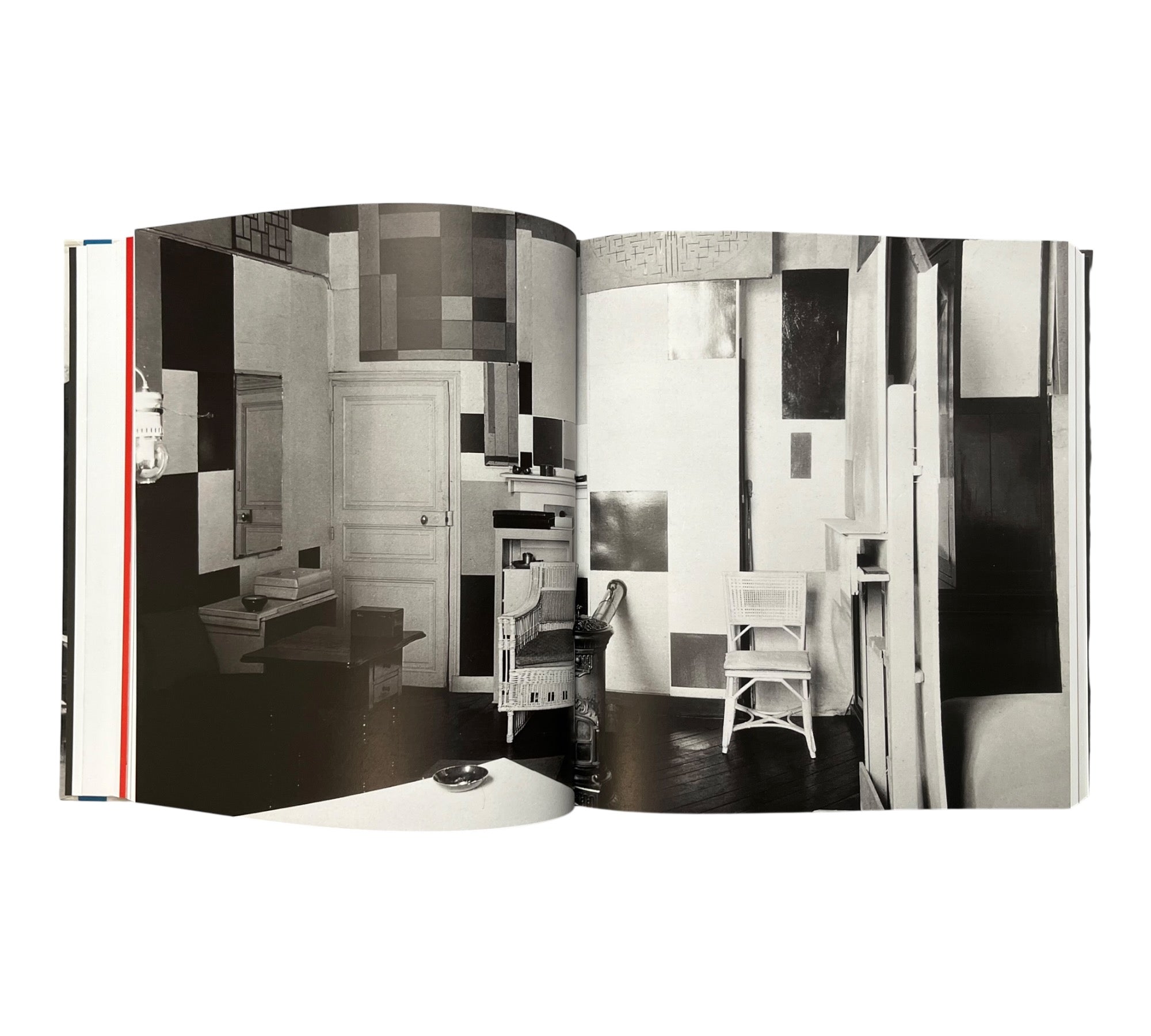 Mondrian and Photography: Picturing the Artist and his Work