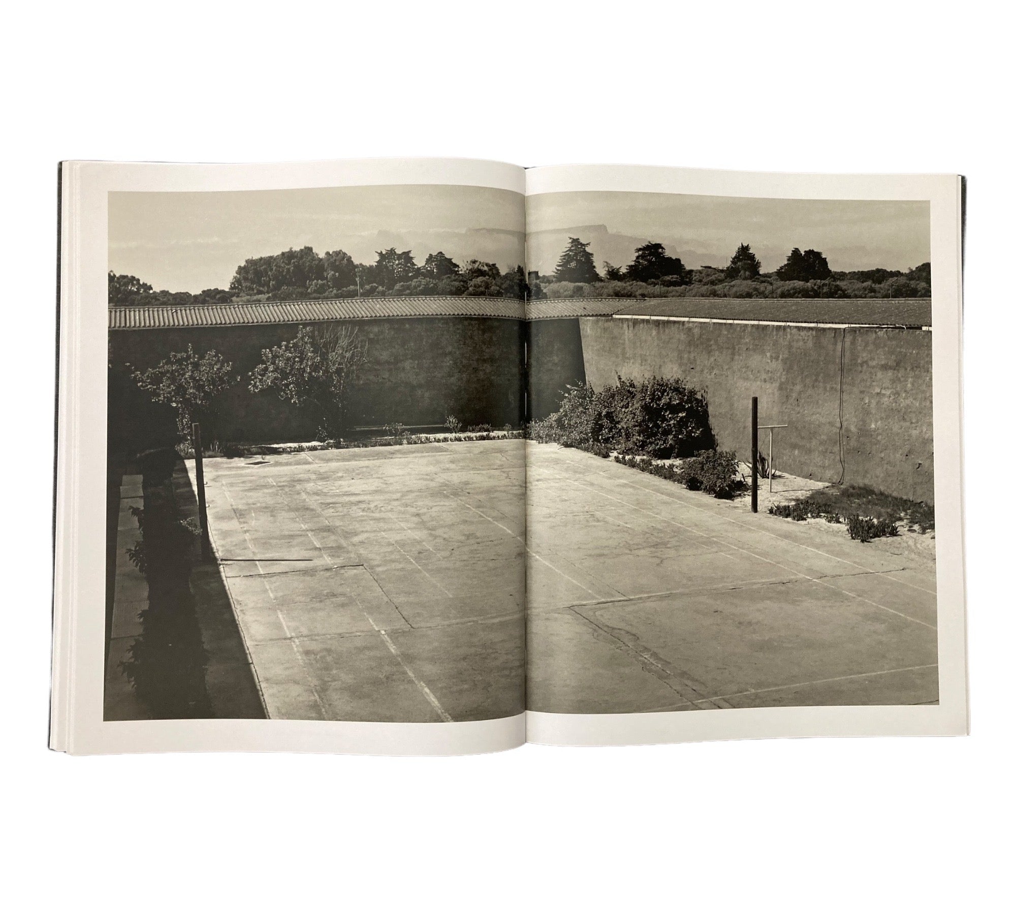 Koto Bolofo: The Prison